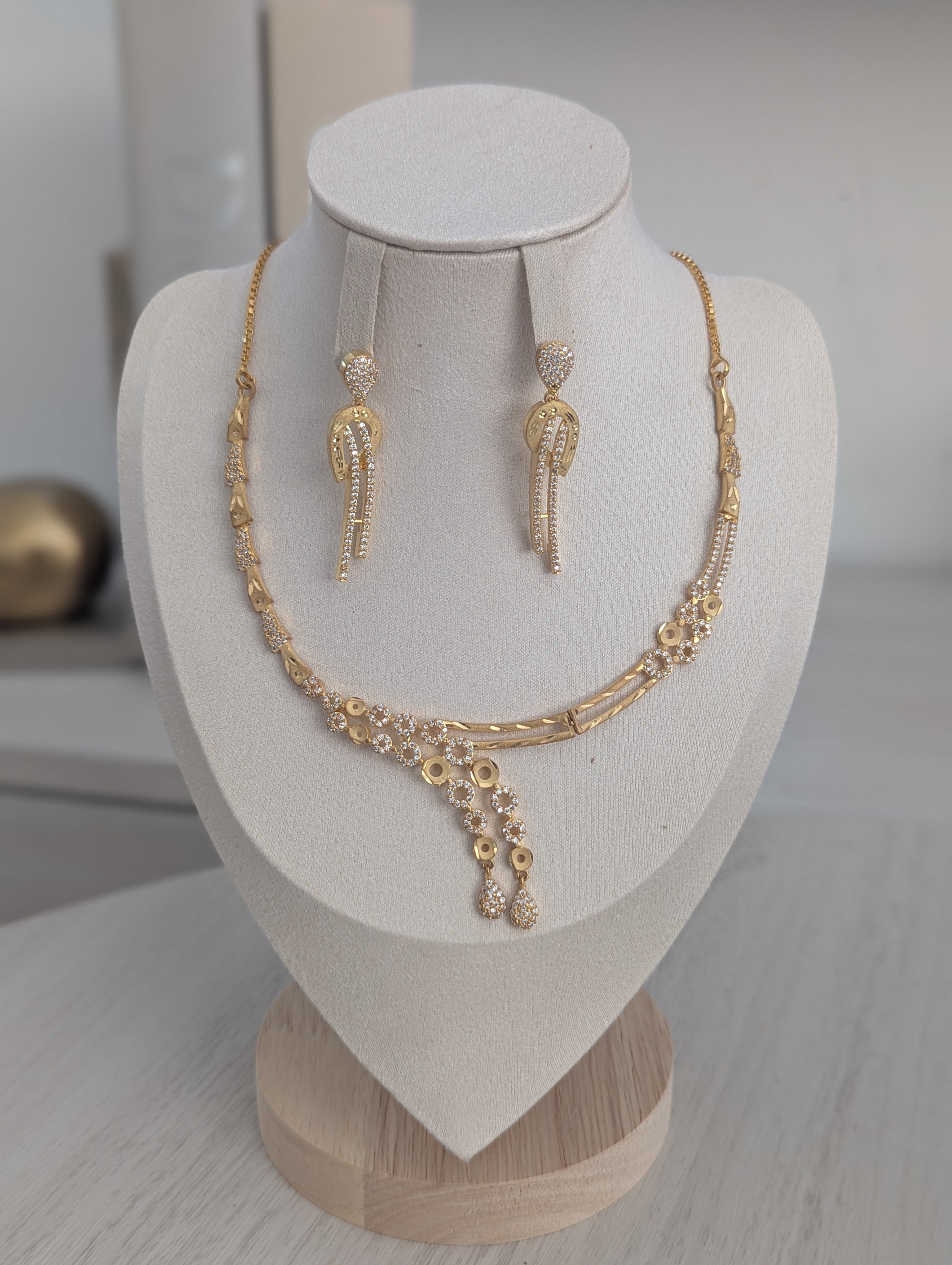 Illiana - Necklace & Earring Set Exceptional Quality CZ Clear Stones. 22ct Gold plating. Opulent  Design