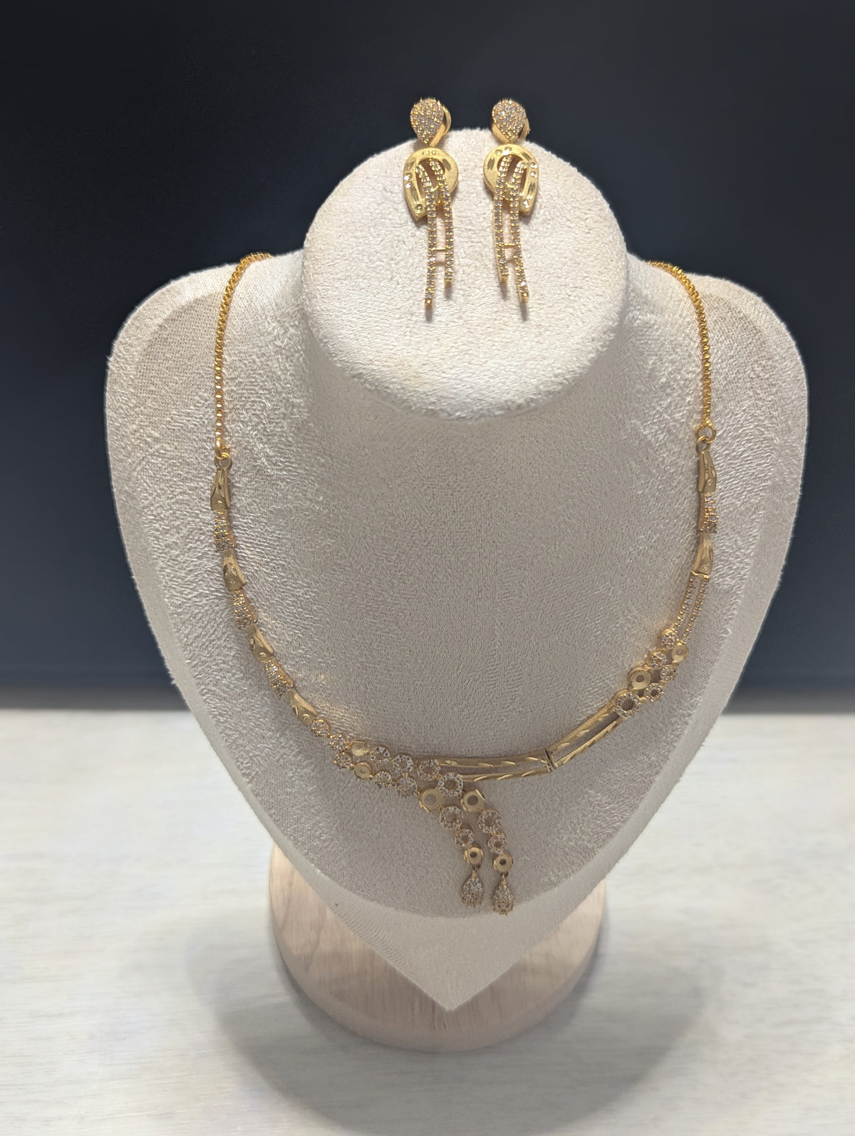 Illiana - Necklace & Earring Set Exceptional Quality CZ Clear Stones. 22ct Gold plating. Opulent  Design