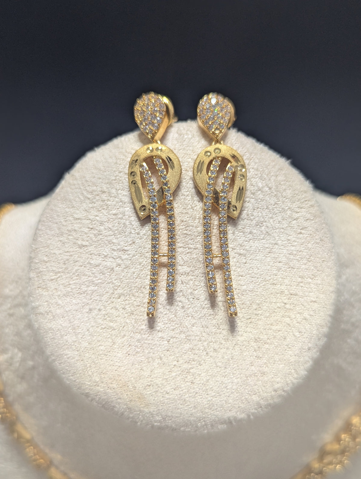 Illiana - Necklace & Earring Set Exceptional Quality CZ Clear Stones. 22ct Gold plating. Opulent  Design